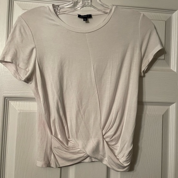 Dynamite White Tshirt - Picture 1 of 2